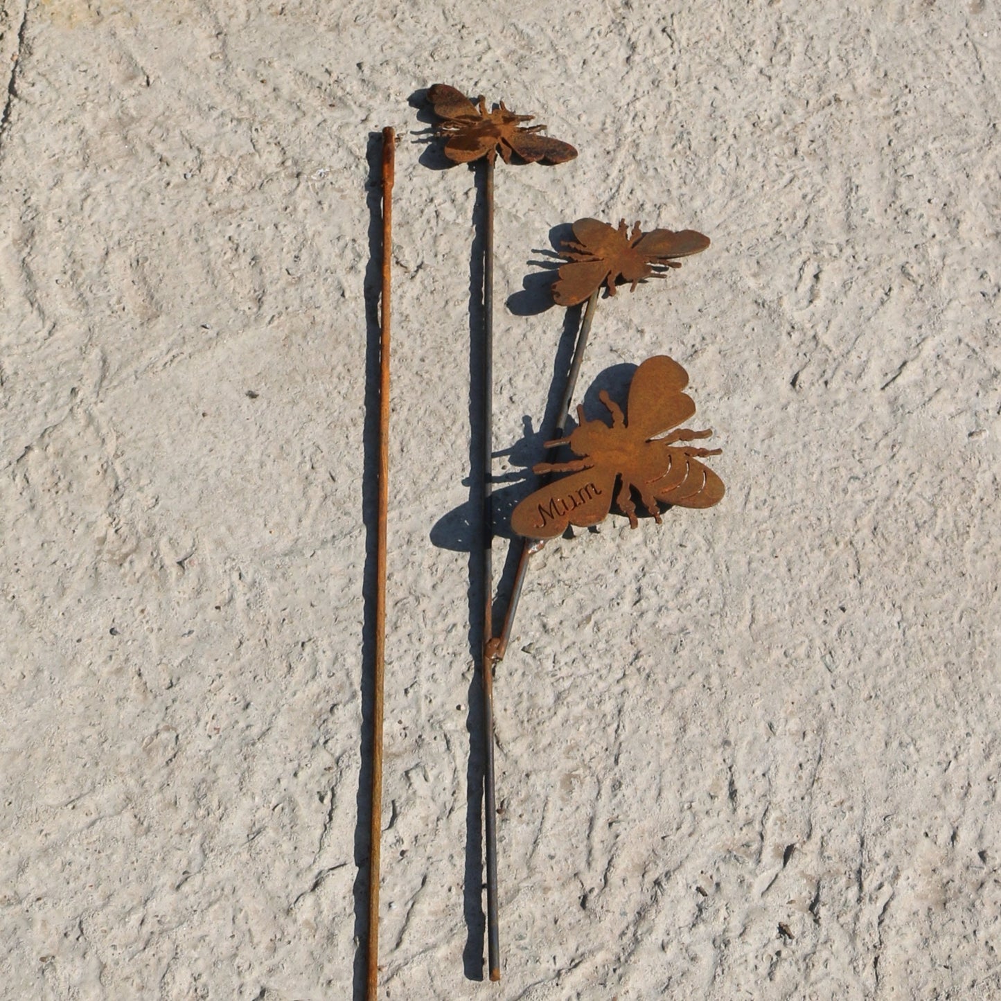 3 Bees On Spike 'Mum'