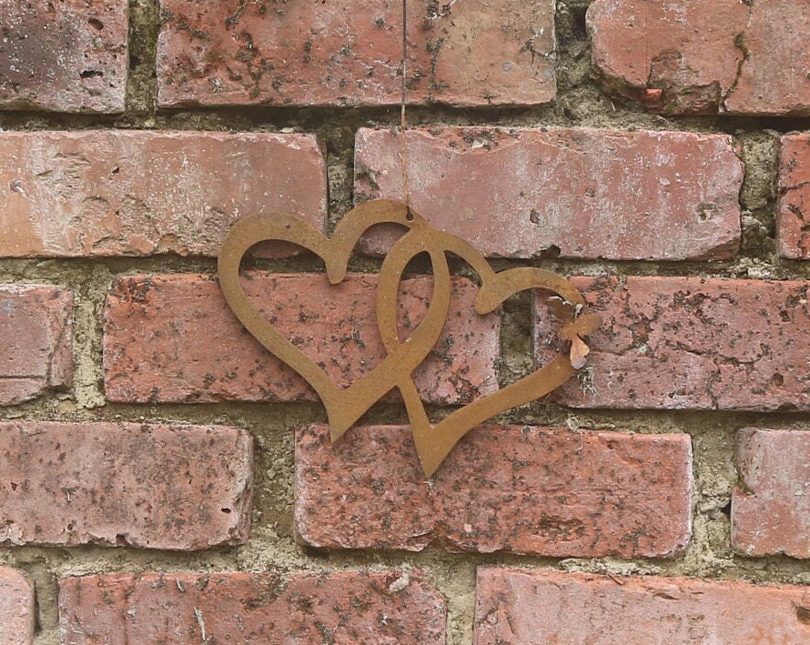 Hanging Entwined Hearts With 3D Bee