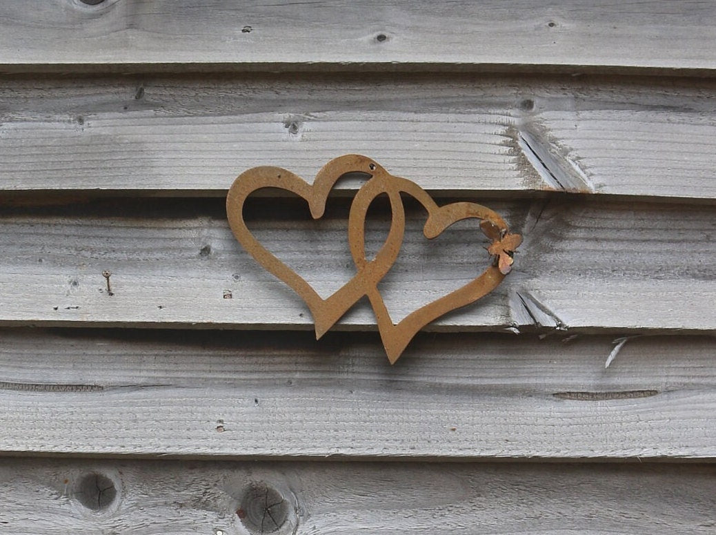 Hanging Entwined Hearts With 3D Bee