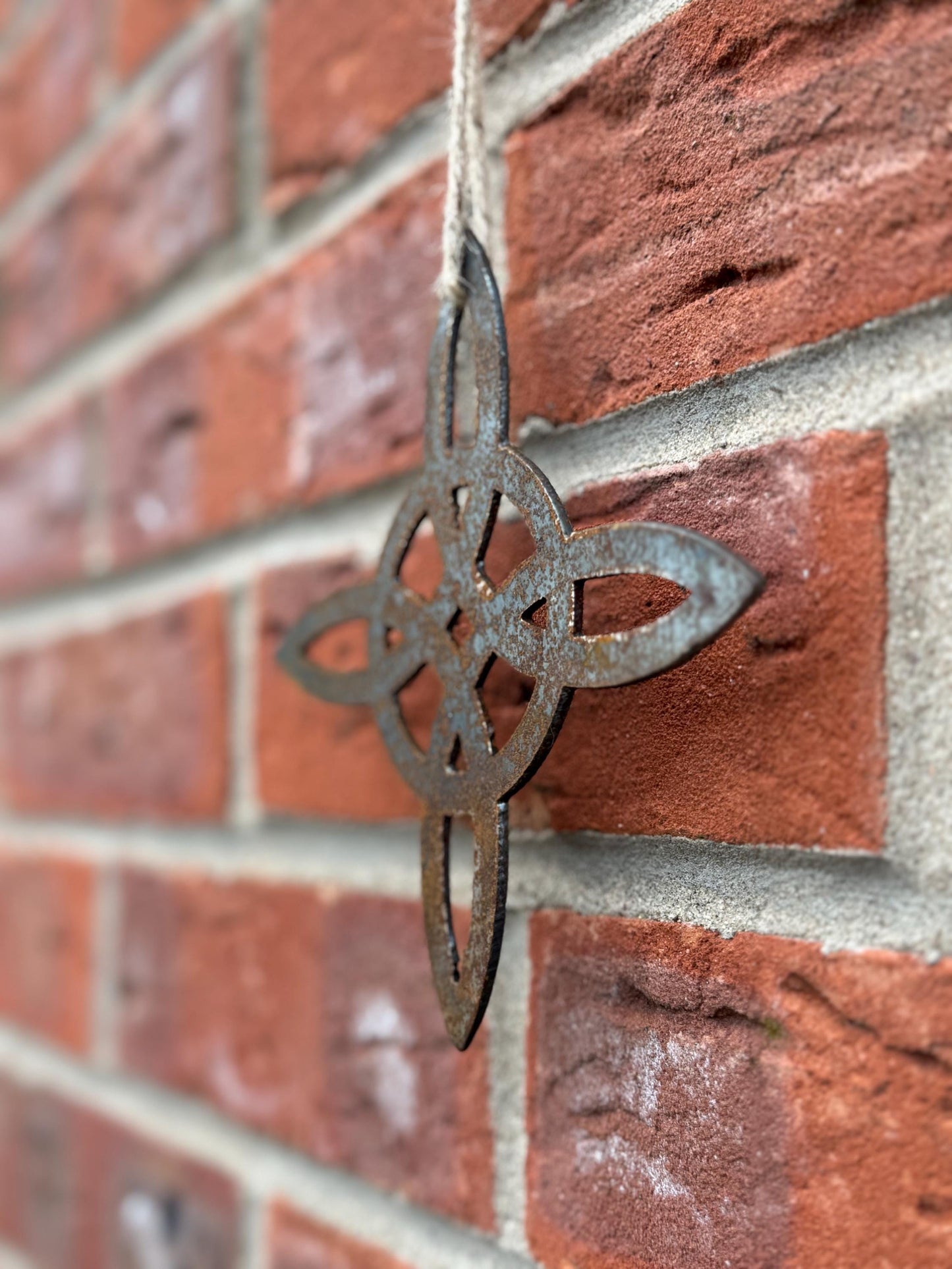 Hanging Witches Knot