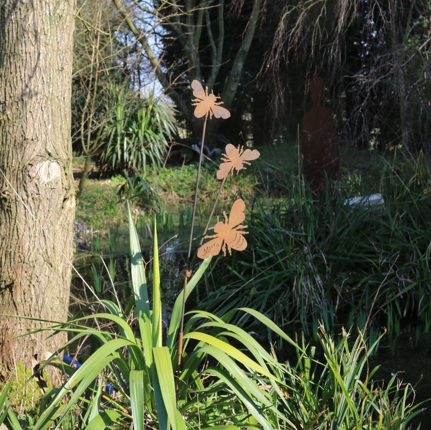 3 Bees On Spike  'Mum'