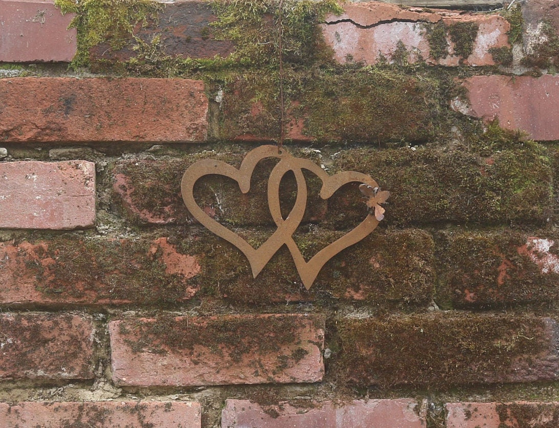 Hanging Entwined Hearts With 3D Bee