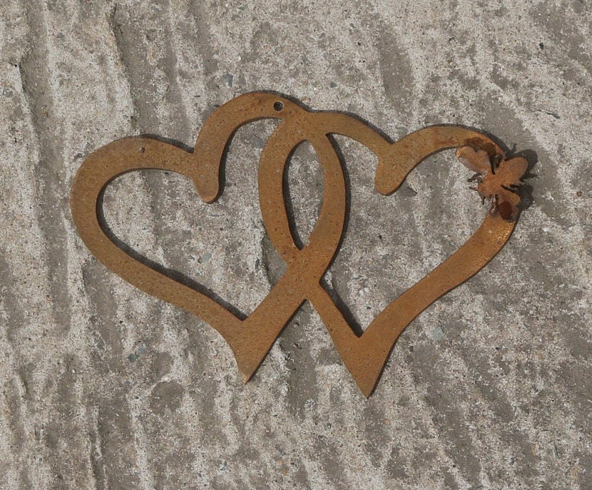 Hanging Entwined Hearts With 3D Bee